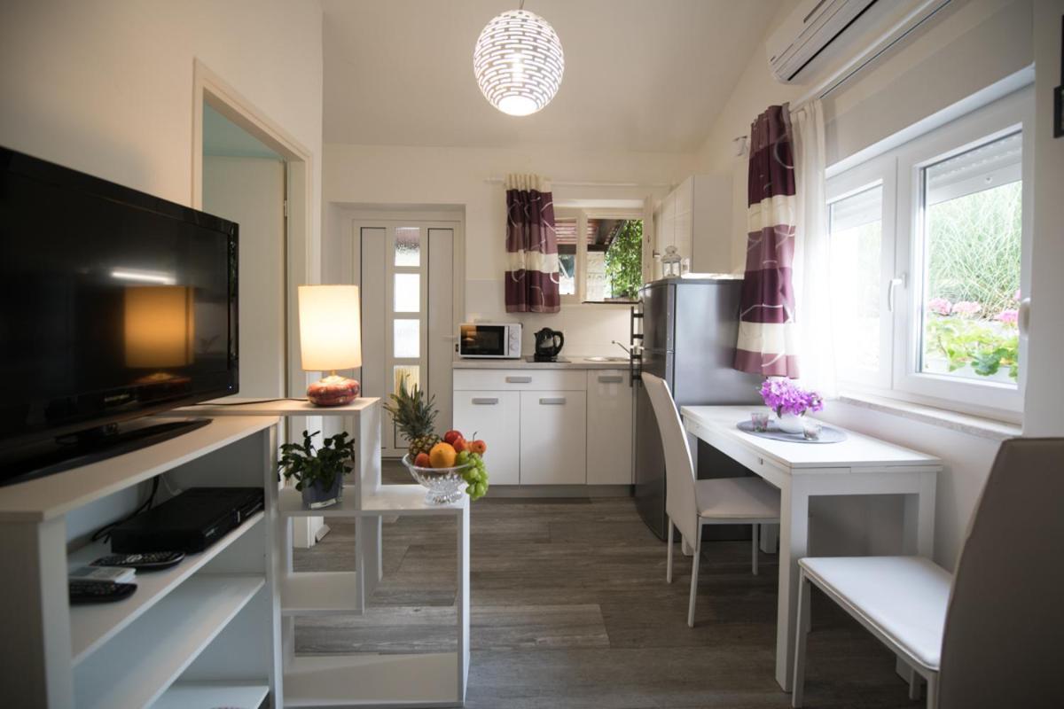 Ana Apartment *